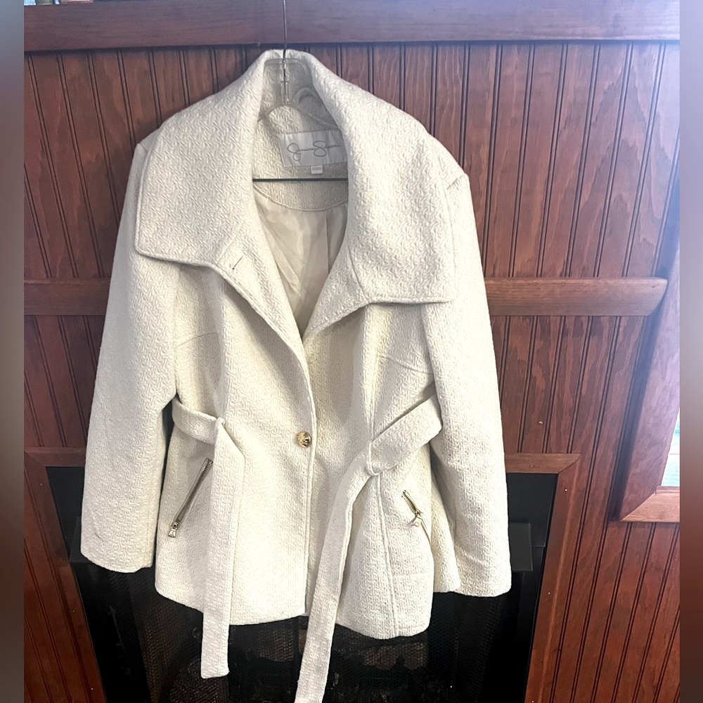 Jessica Simpson, beautiful cream/white color,coat that belts/beautiful buttons
